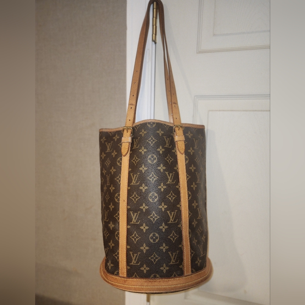 Gorgeous Louis Vuitton Monogram GM Bucket Bag - Authentic - Picture 2 of 15